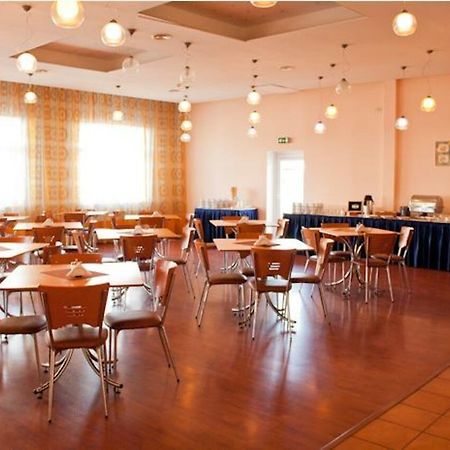 Hotel Skanste Рига Екстериор снимка